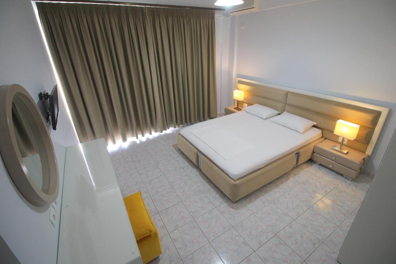Murati Suites Sarandë Exterior foto