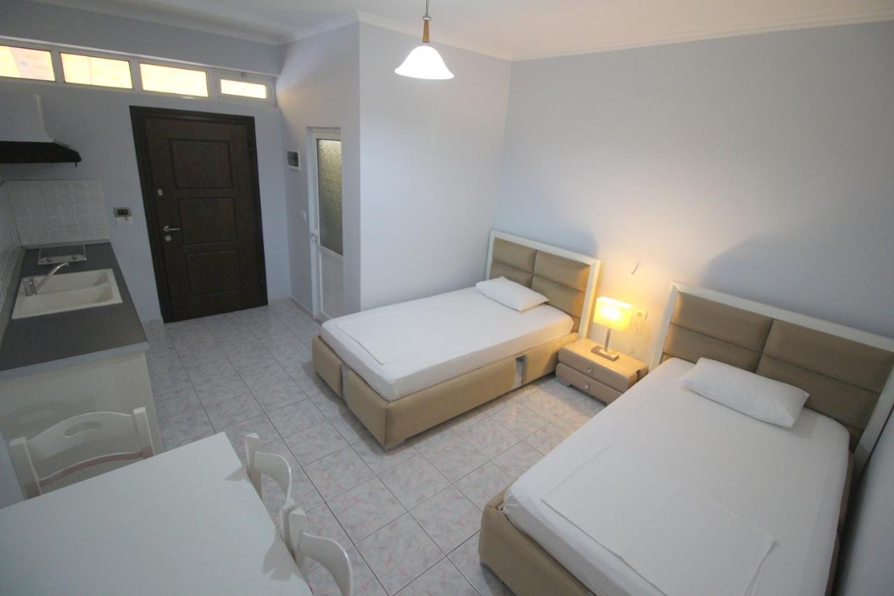 Murati Suites Sarandë Exterior foto