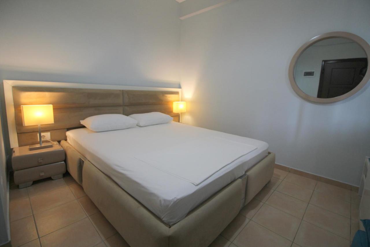 Murati Suites Sarandë Exterior foto